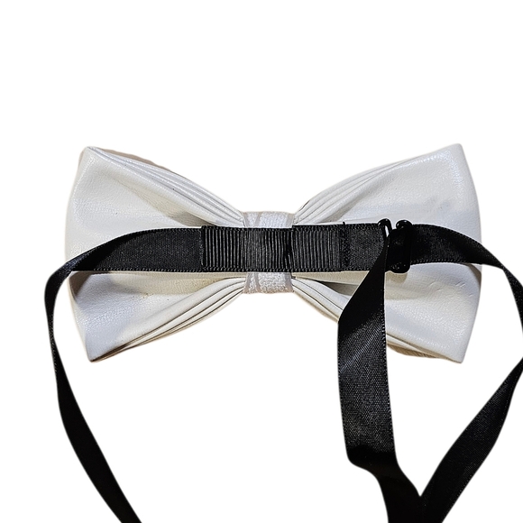 FEATHER BOWTIE - Picture 3 of 9